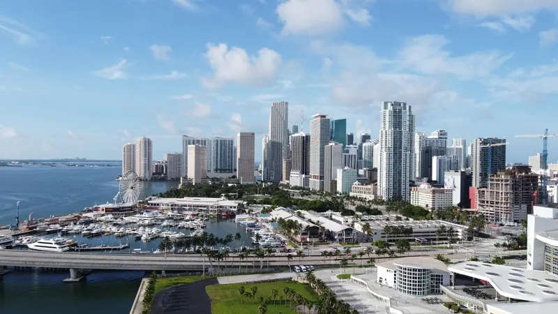 Bayside Marketplace and the downtown bayfront, Downtown Miami, FL